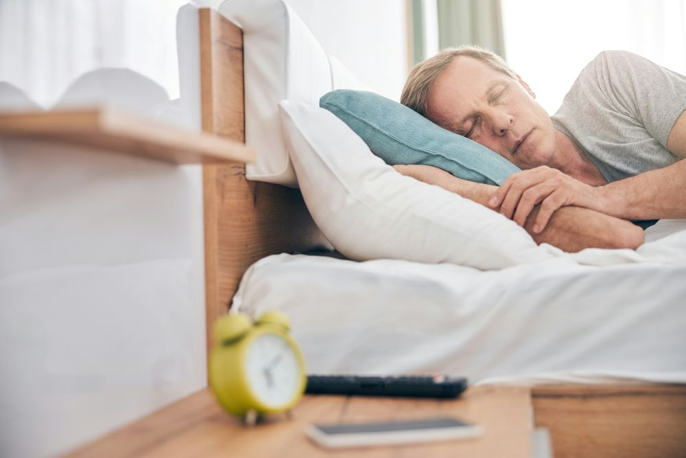 older adult overcome insomnia through digital program